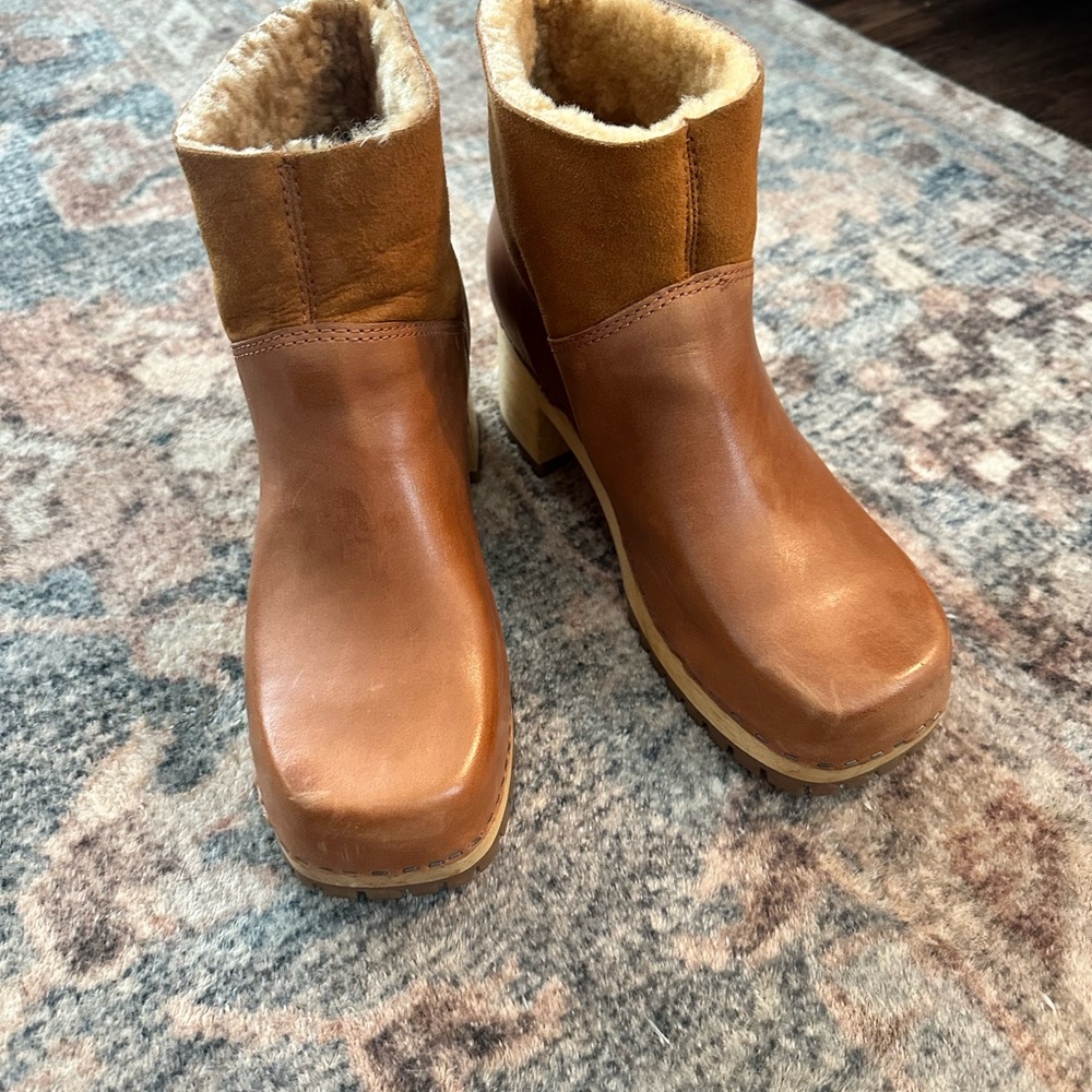 MIA Tan Ankle Boots with Shearling Lining